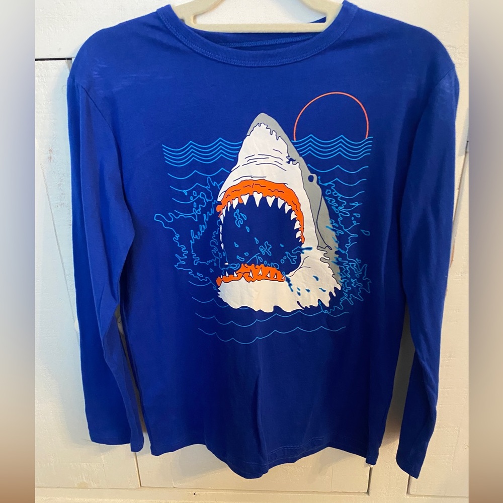 Children’s place shark week blue long sleeve tee size L